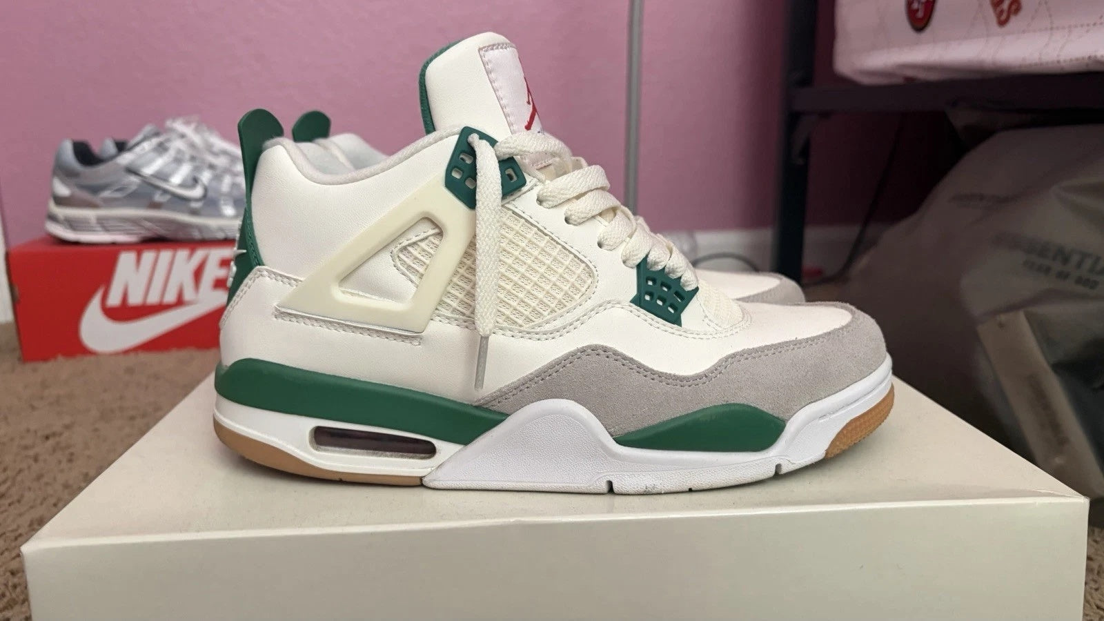 Jordan 4 Retro SB Pine Green (Preowned) DR5415-103